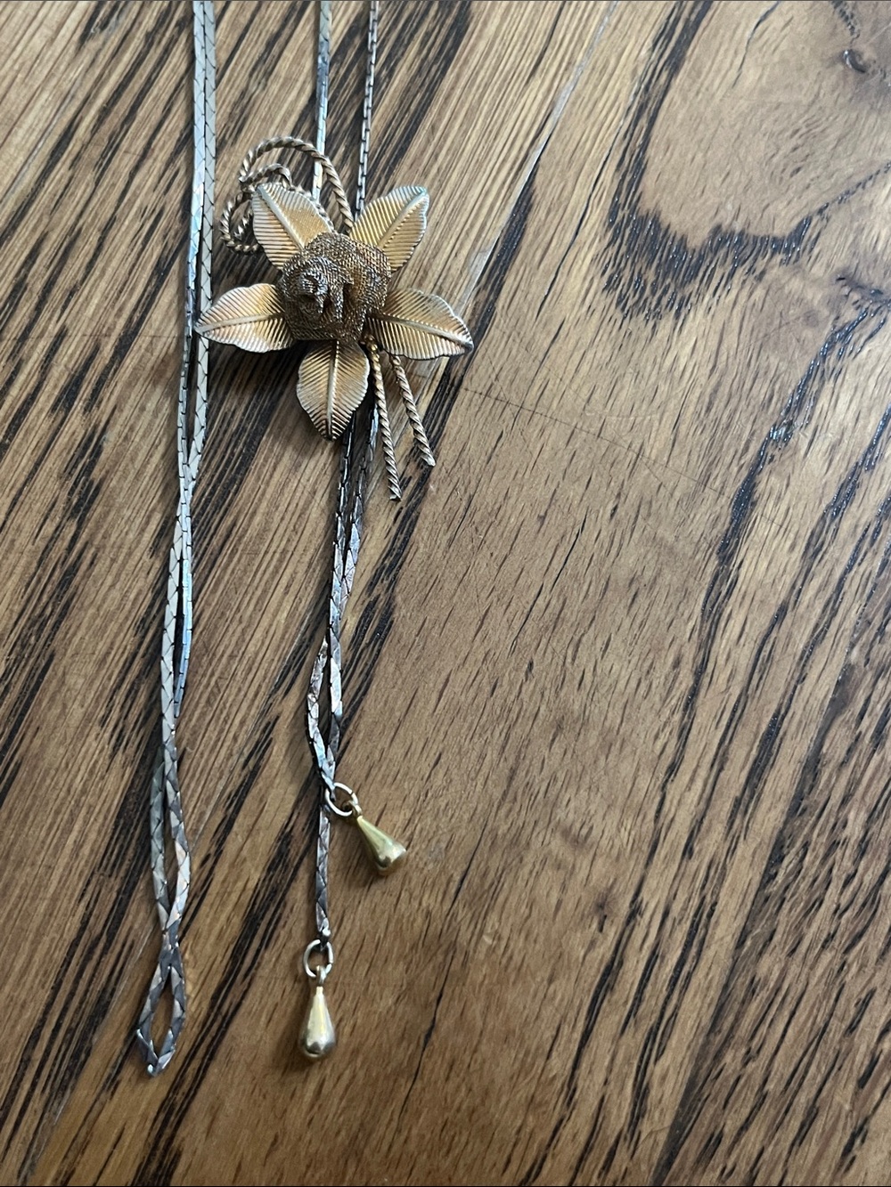 Vintage Gold Tone Mesh Flower Lariat Necklace Herringbone Chain